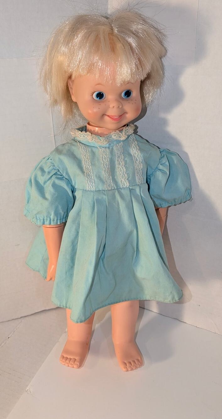 Vintage 1972 Hasbro Sweet Cookie Walker Doll 17.5"